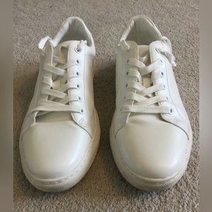 Banana Republic Men’s White Sneakers